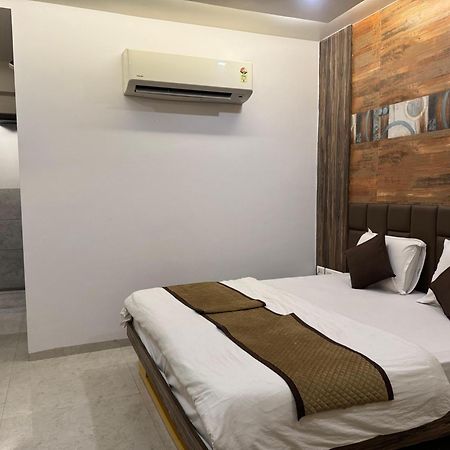 Hotel Kabir Ahmedabad Esterno foto