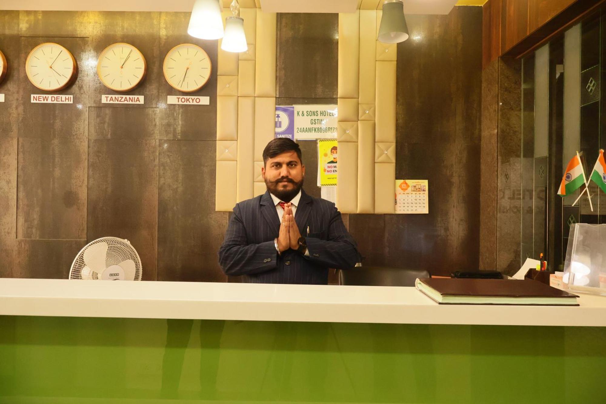 Hotel Kabir Ahmedabad Esterno foto