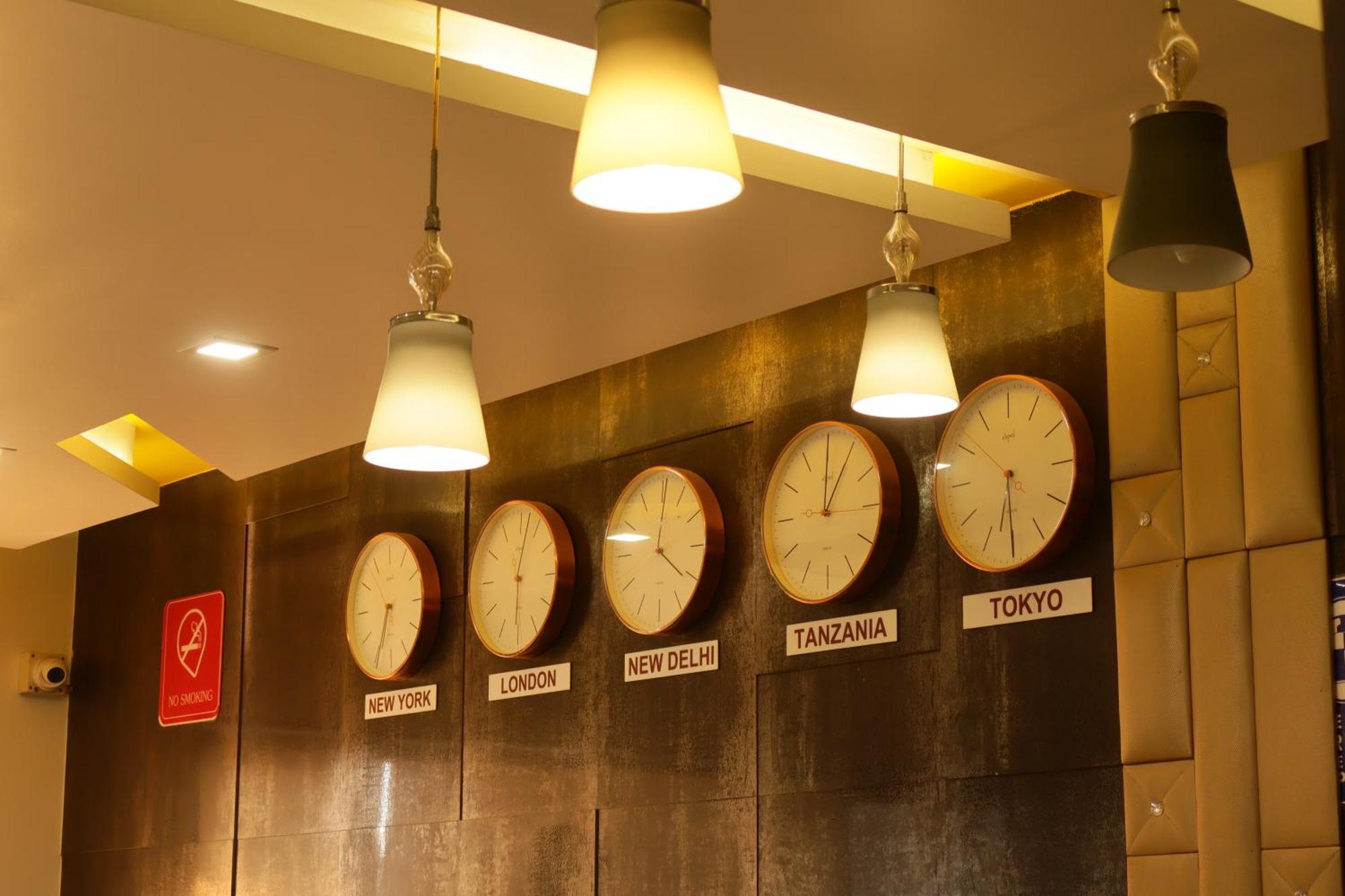 Hotel Kabir Ahmedabad Esterno foto