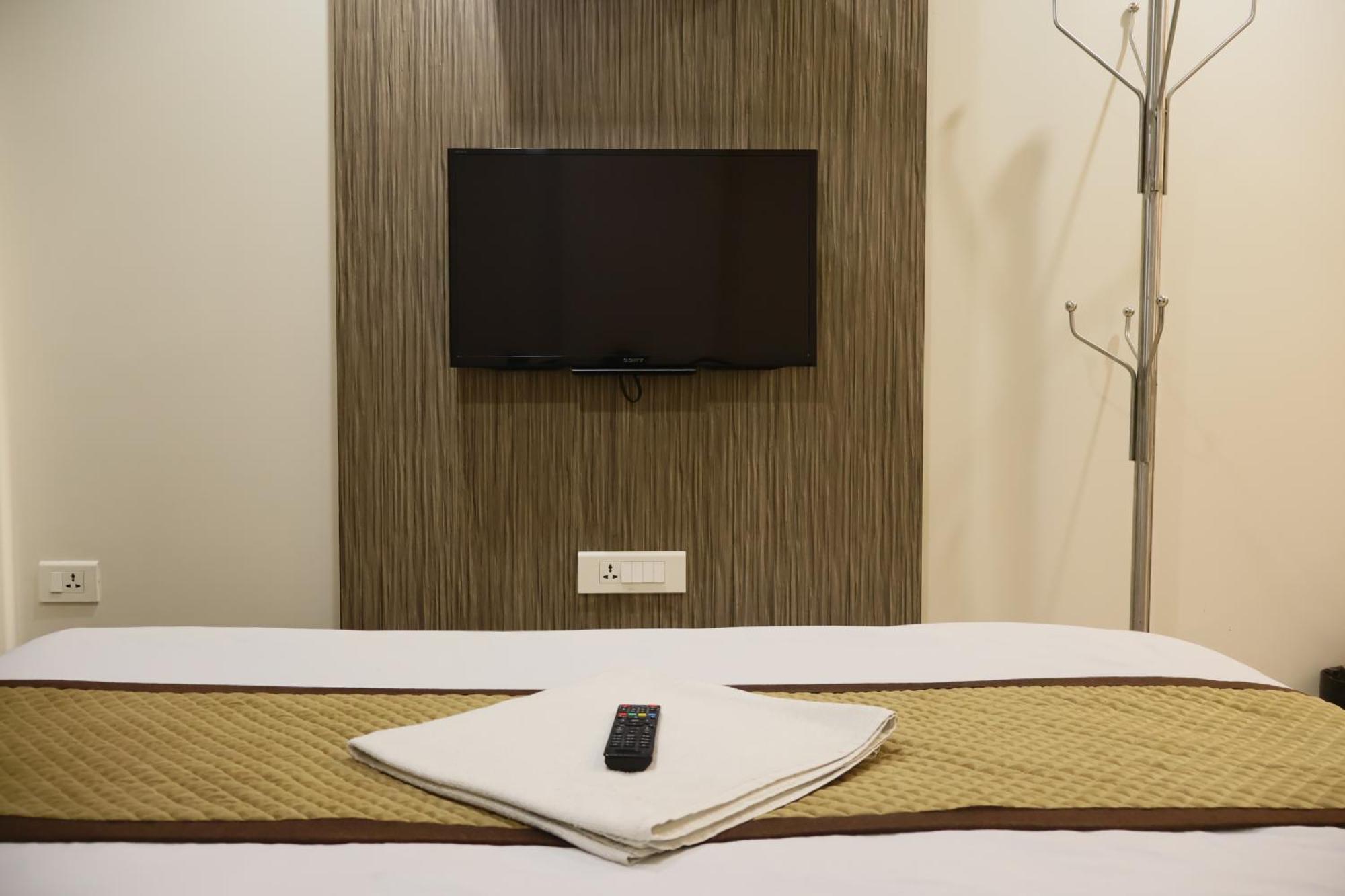 Hotel Kabir Ahmedabad Esterno foto
