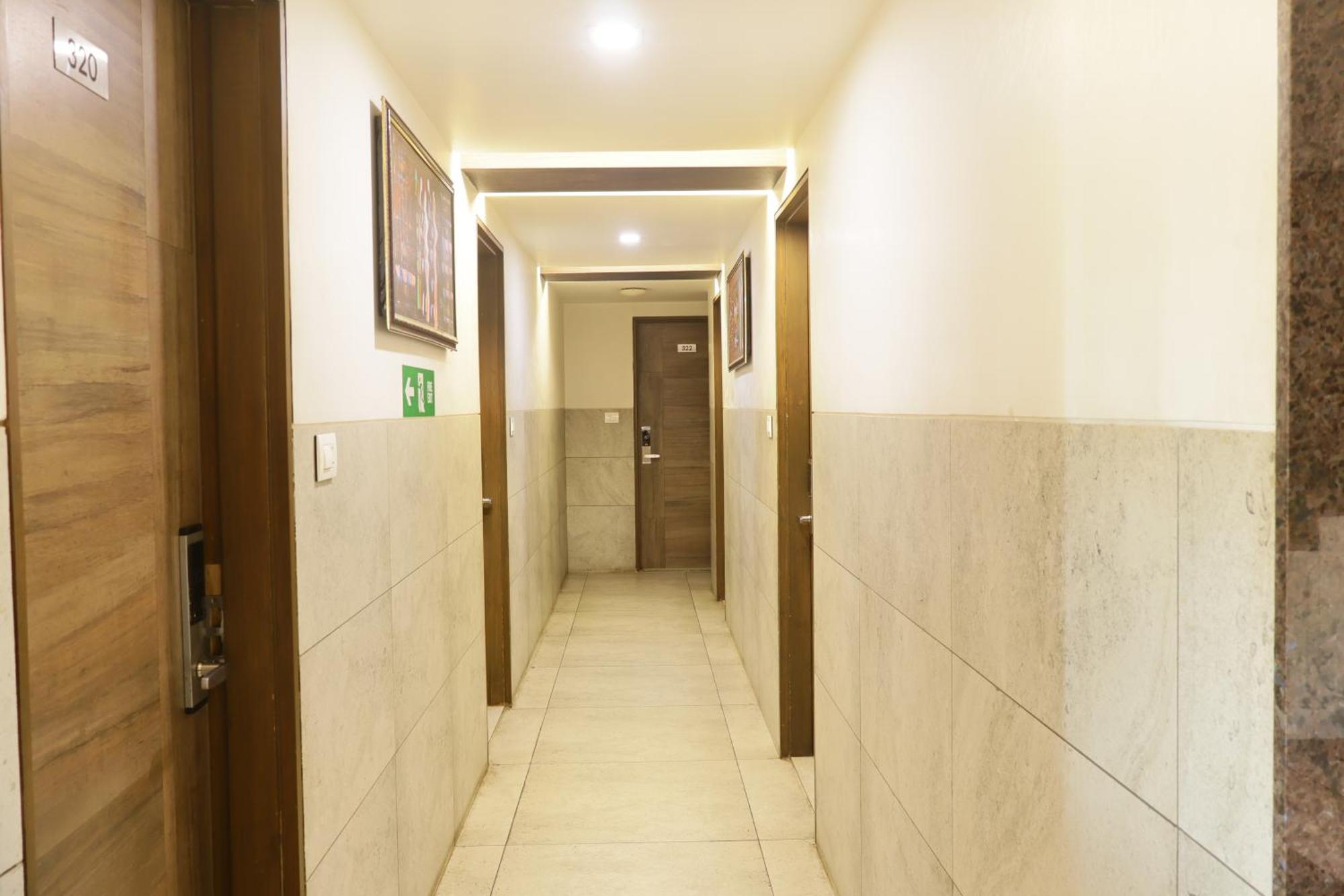 Hotel Kabir Ahmedabad Esterno foto